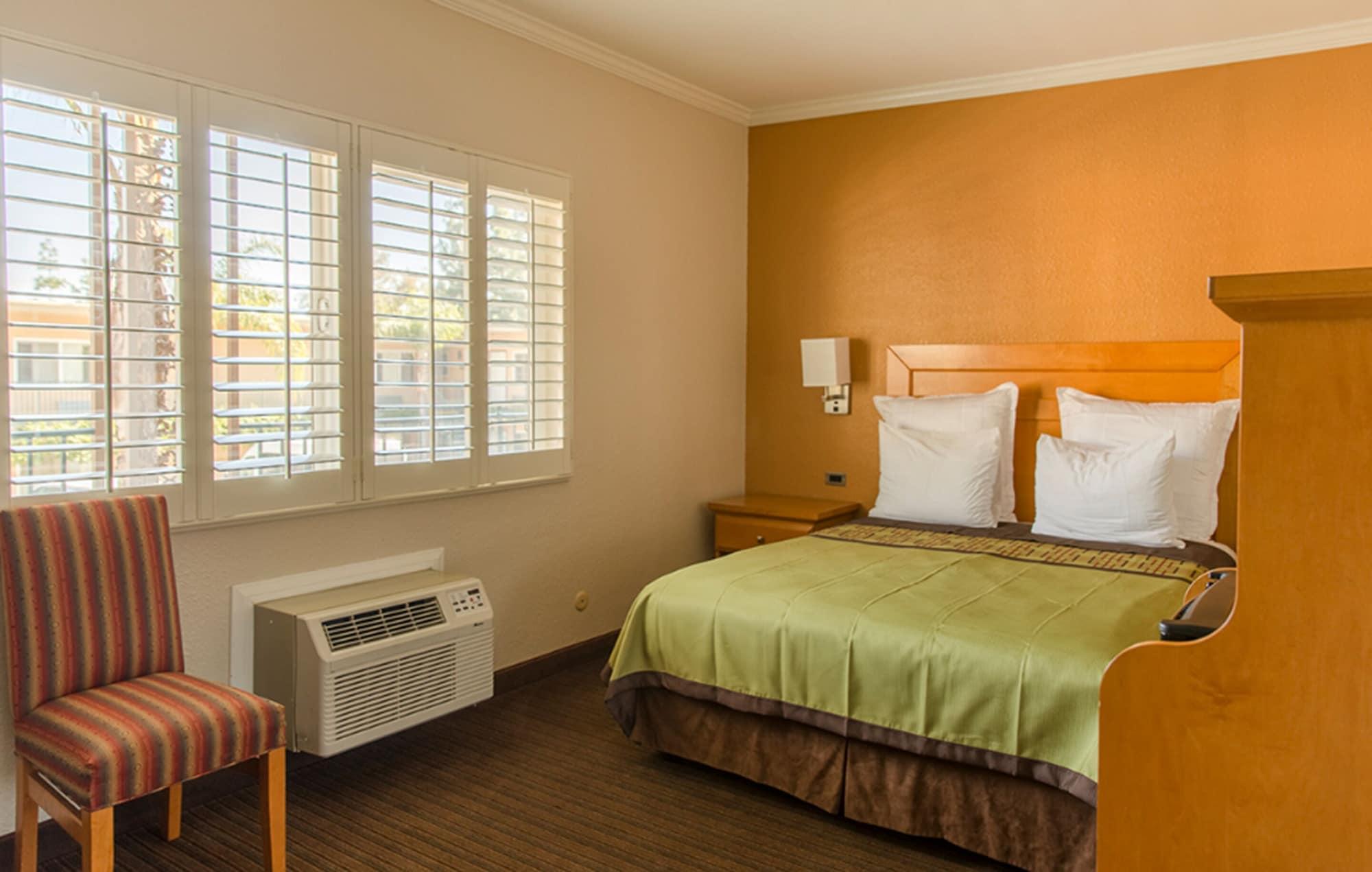 Anaheim Islander Inn And Suites Near Park And Convention Center Bagian luar foto