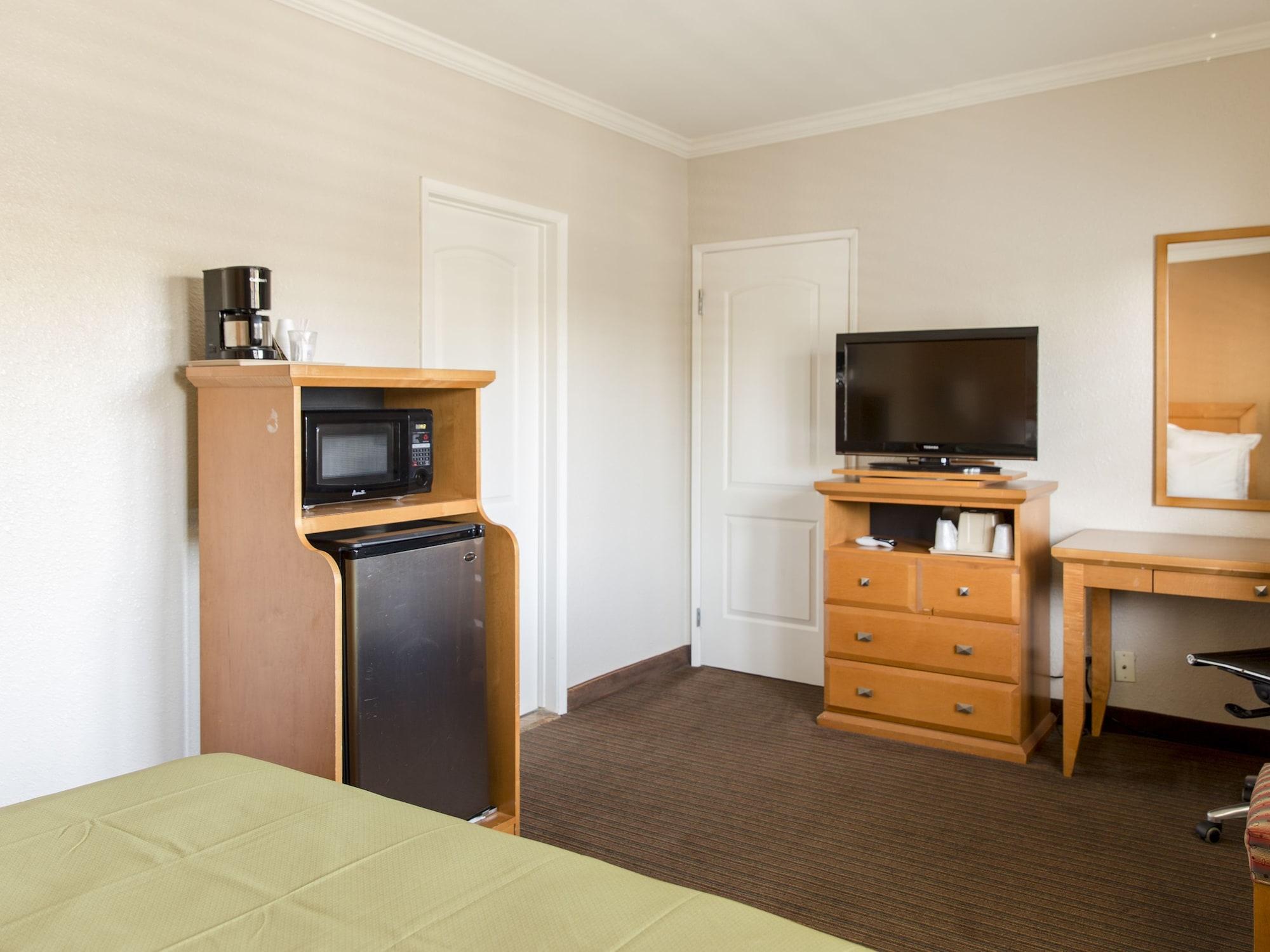 Anaheim Islander Inn And Suites Near Park And Convention Center Bagian luar foto