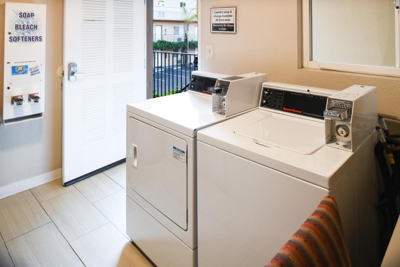 Anaheim Islander Inn And Suites Near Park And Convention Center Bagian luar foto