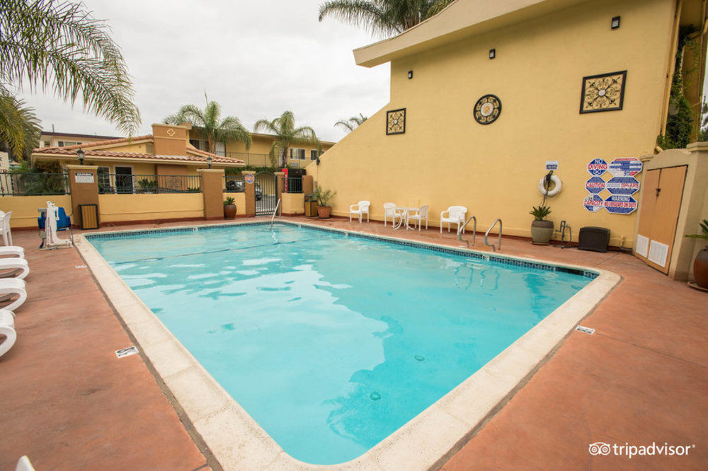 Anaheim Islander Inn And Suites Near Park And Convention Center Bagian luar foto