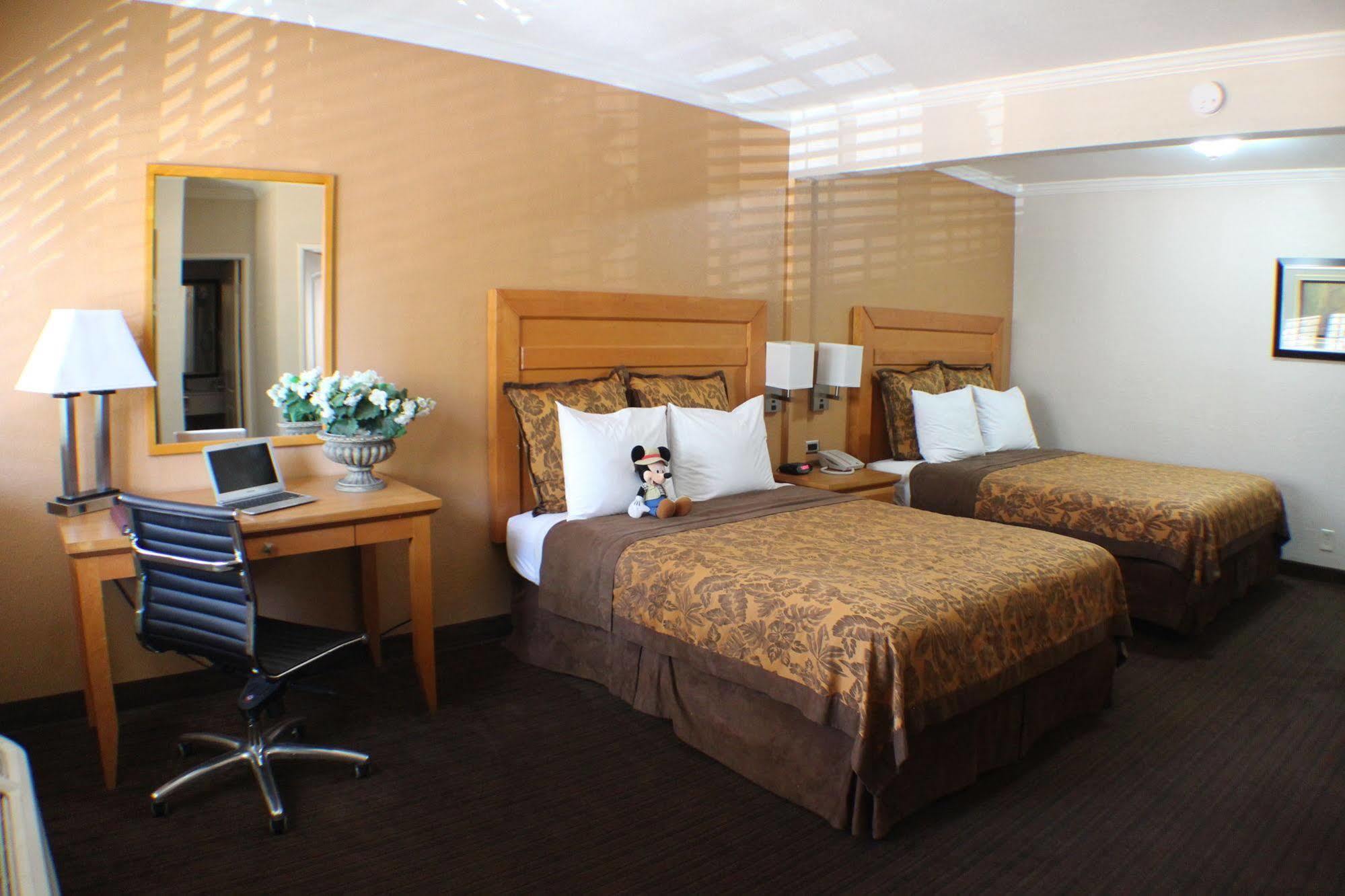 Anaheim Islander Inn And Suites Near Park And Convention Center Bagian luar foto