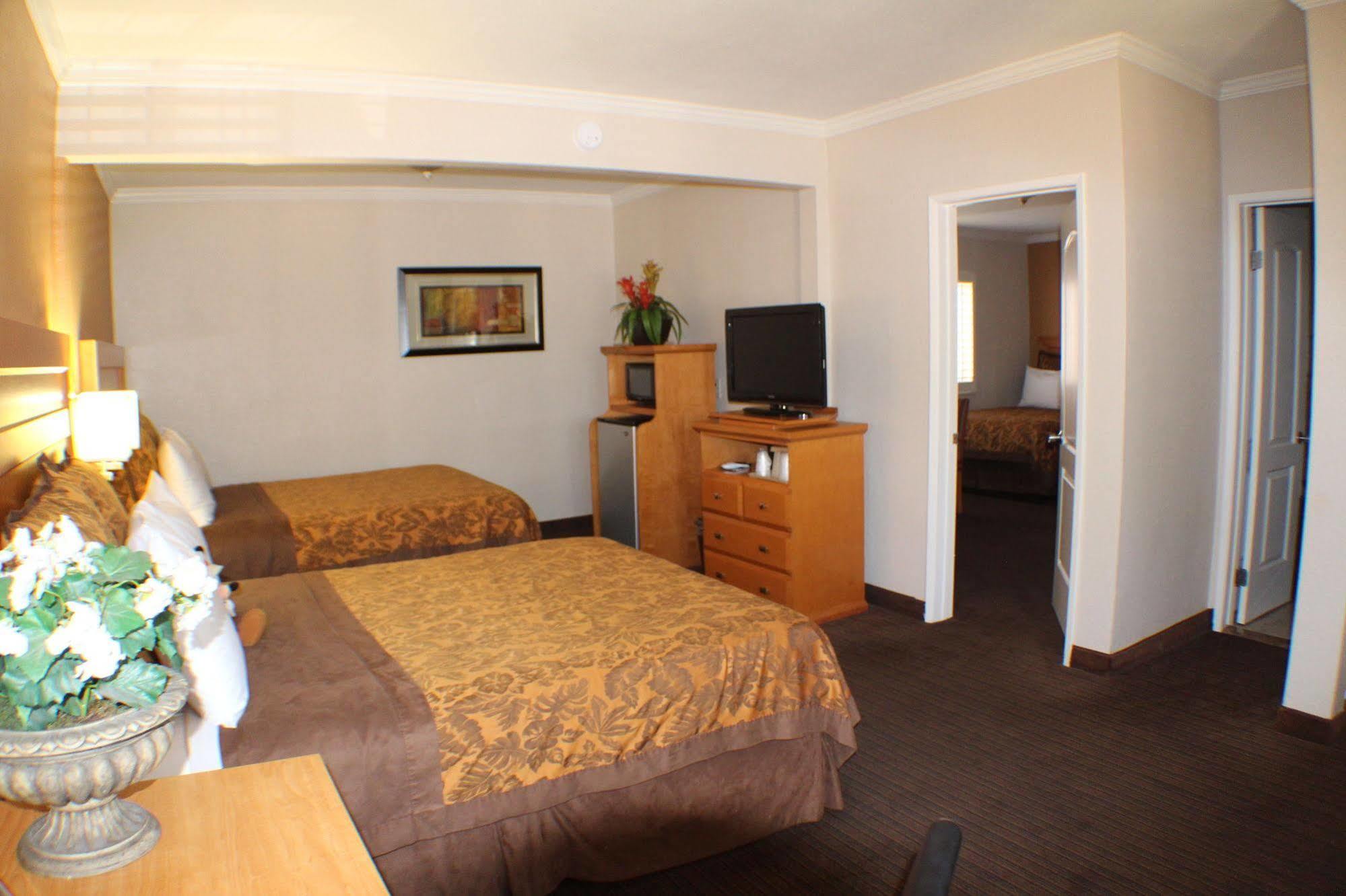 Anaheim Islander Inn And Suites Near Park And Convention Center Bagian luar foto