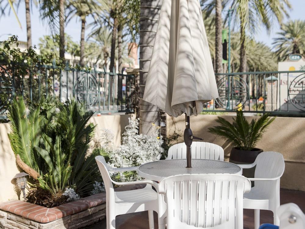 Anaheim Islander Inn And Suites Near Park And Convention Center Bagian luar foto